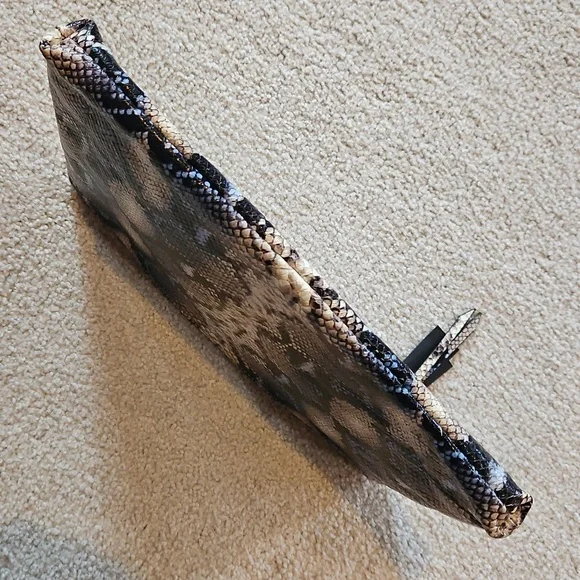Banana Republic Snake Skin Embossed Leather Clutch Oversized Buttery Soft NWT - Picture 7 of 16
